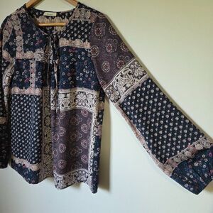 NEW W/O TAG NEVER WORN LES AMIS FLORAL BOHO LONGSLEEVES TOP SIZE SMALL
